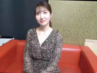 大四美女兼职模特周末户外野战